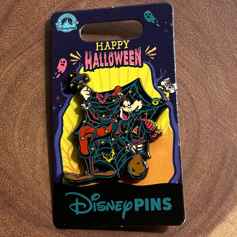Disney Parks Pin Goofy Happy Halloween 2023 as Jester with Bats Candy Spider Web